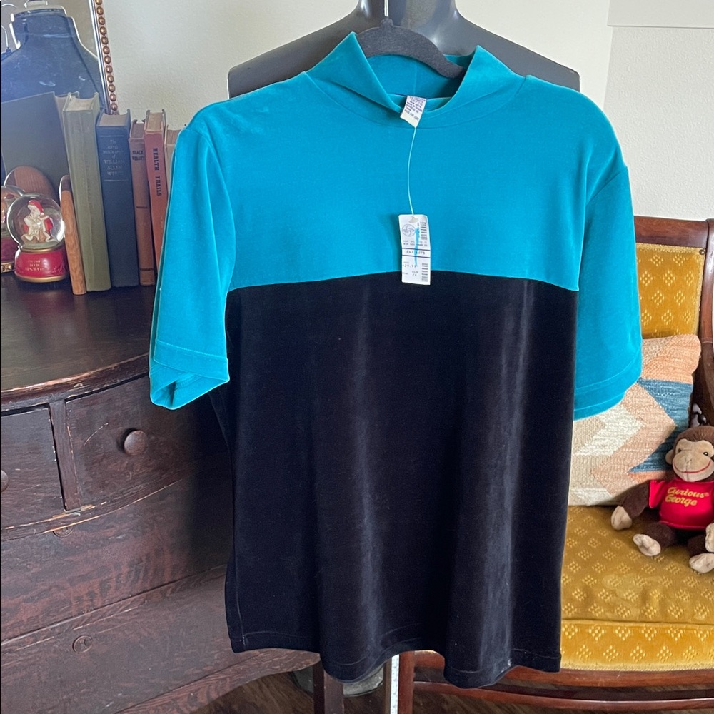 Vintage NWT ‘Resource’ turtleneck blue and Black Shirt